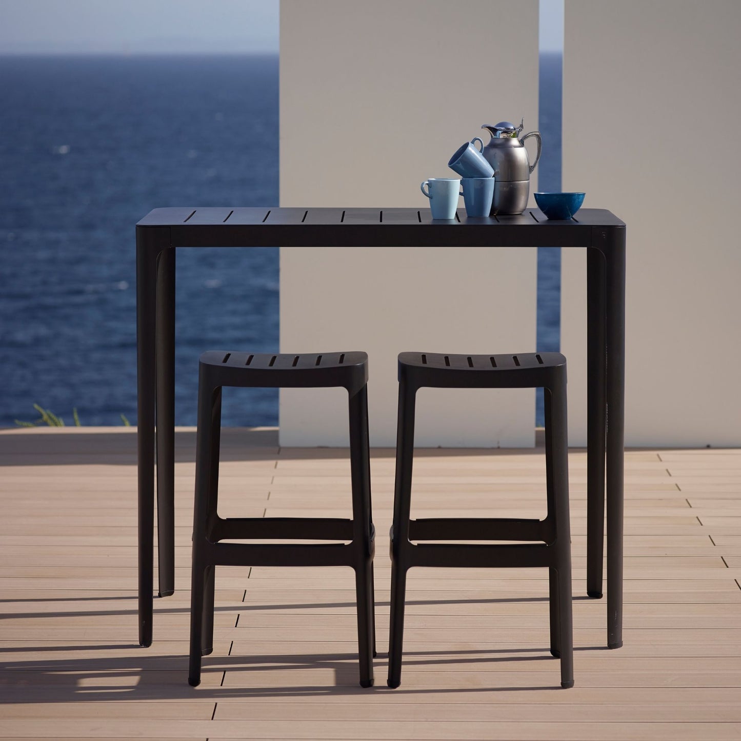 11501AS outdoor bar set with two stools