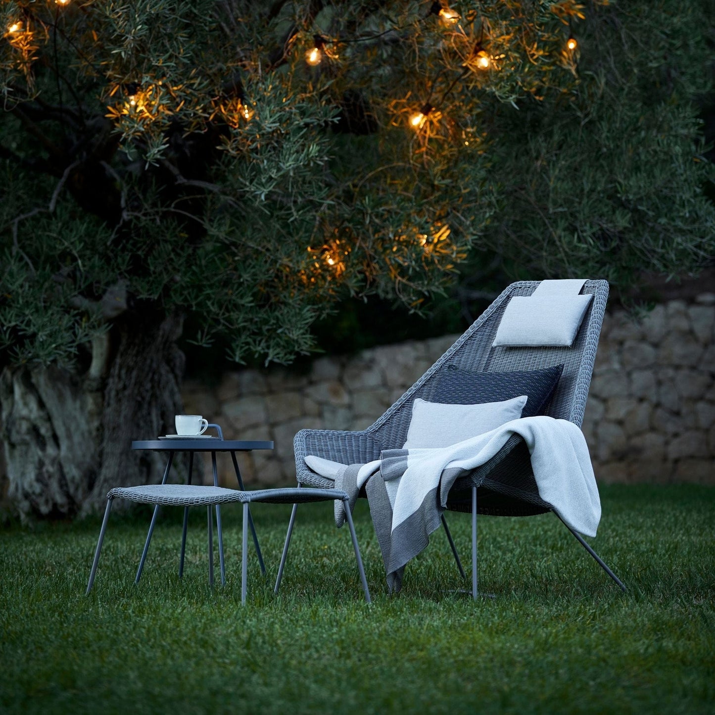 Outdoor chair with blanket and side table, 5369LI_2