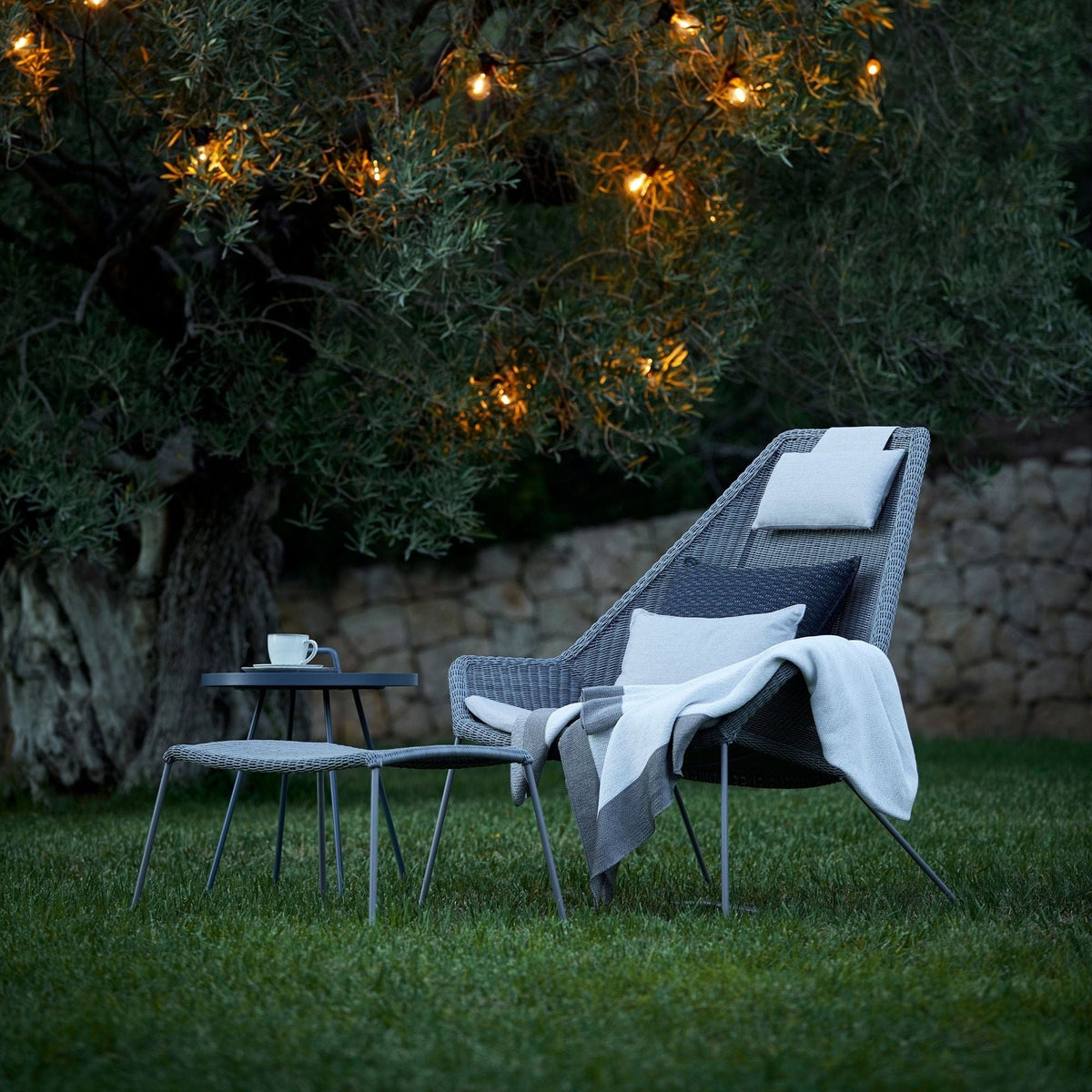 Outdoor chair with blanket and side table, 5369LI_2