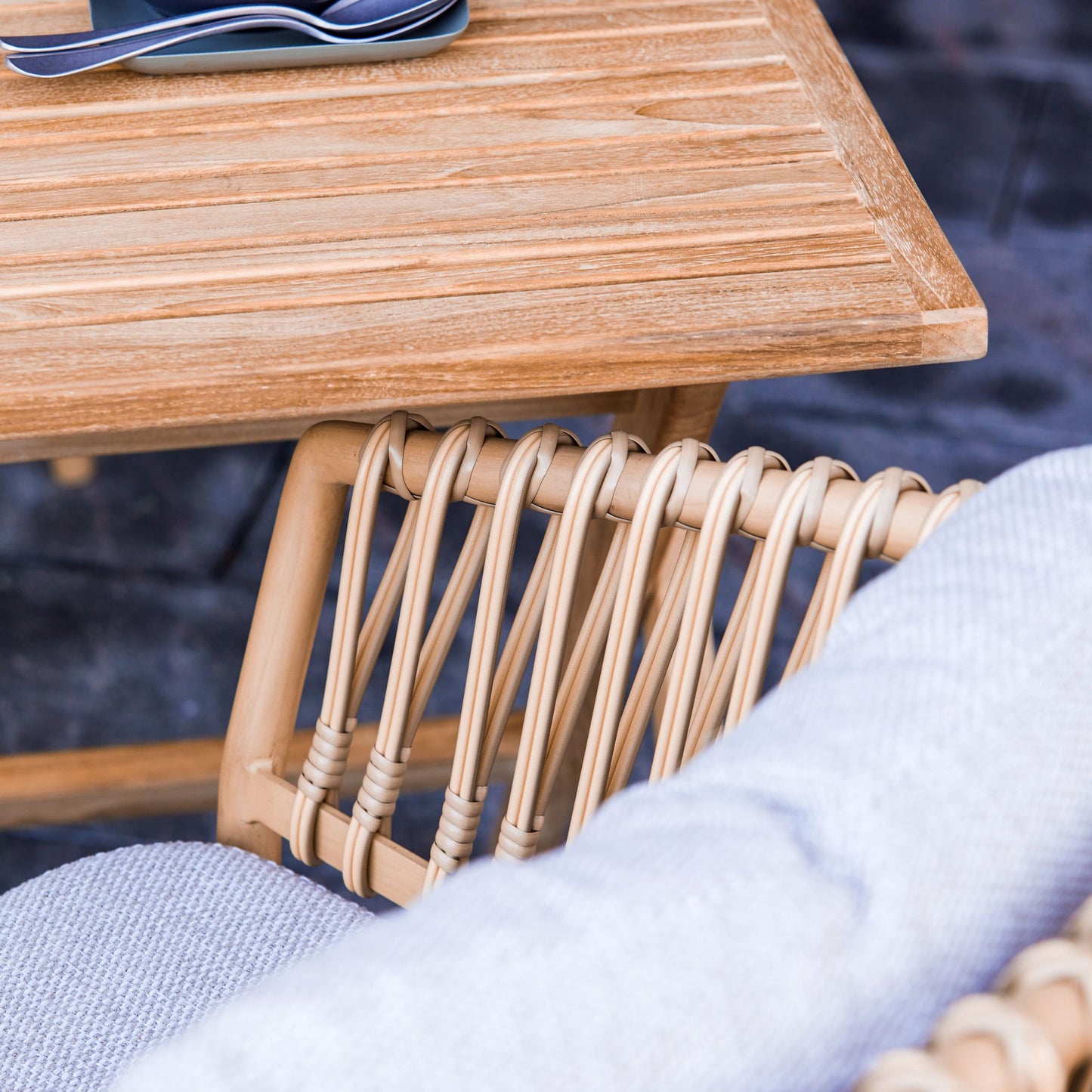 Teak outdoor table and woven chair (5417U_3)