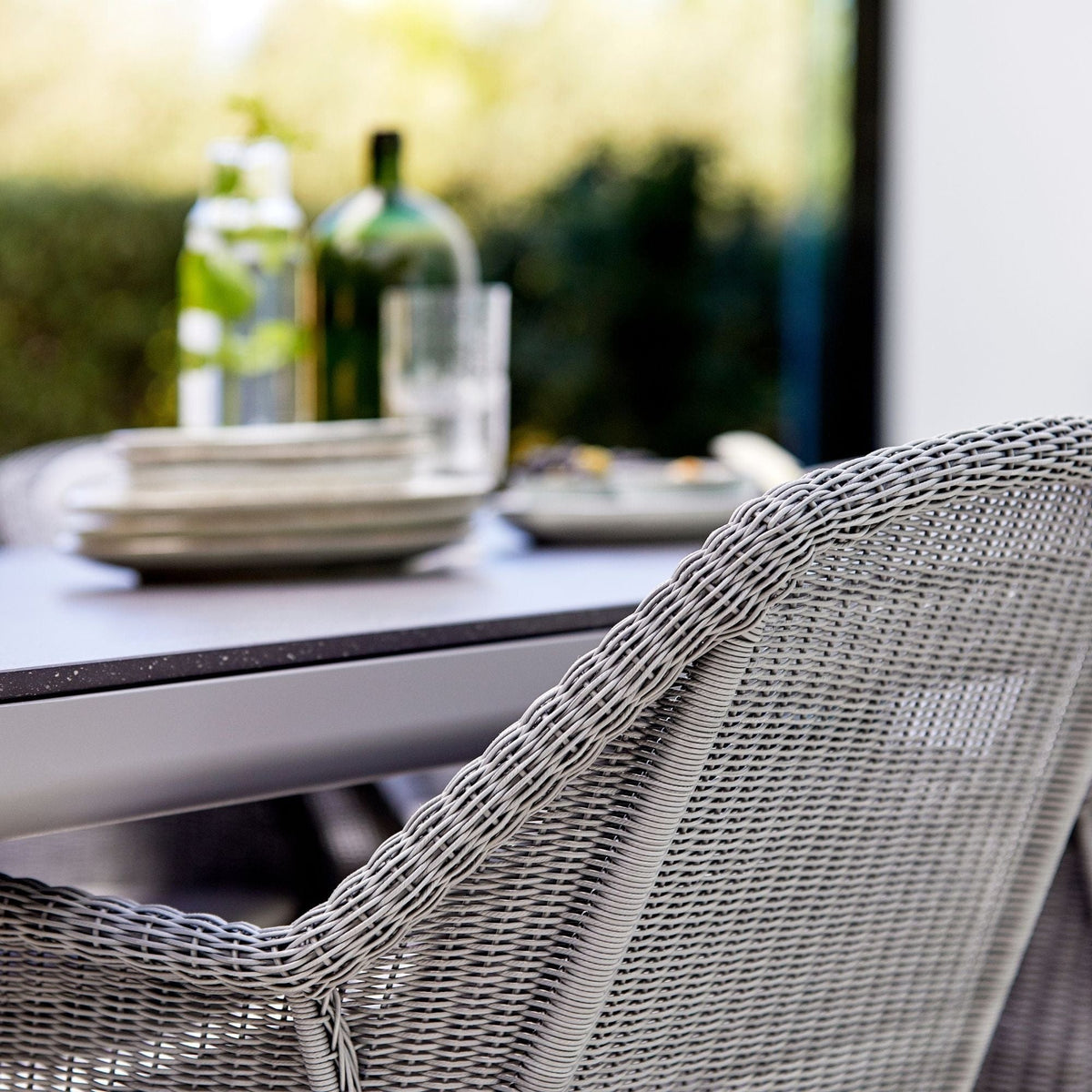 Outdoor dining set with woven chair, 5464LI_2