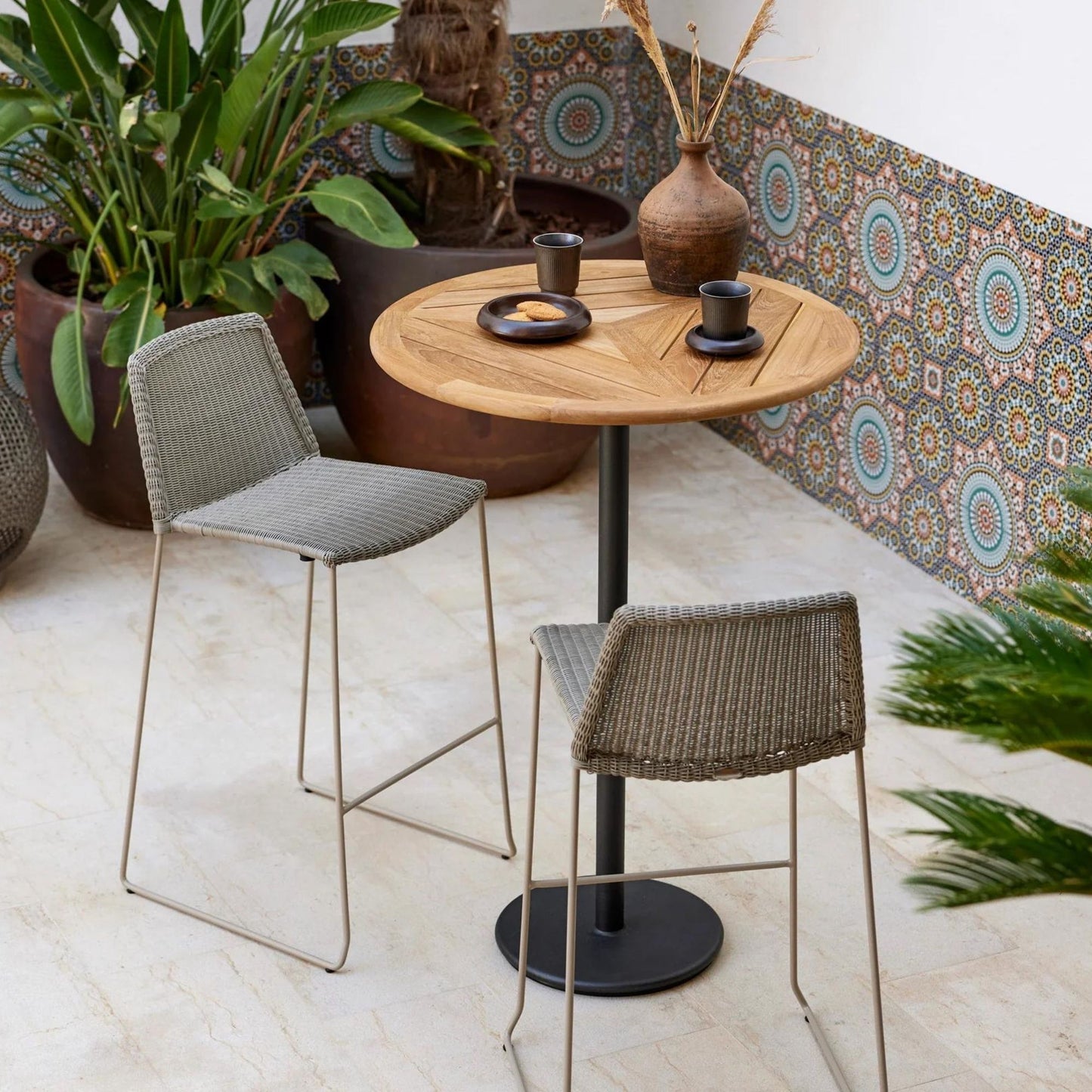 5465LT_2 outdoor bar set with table and chairs