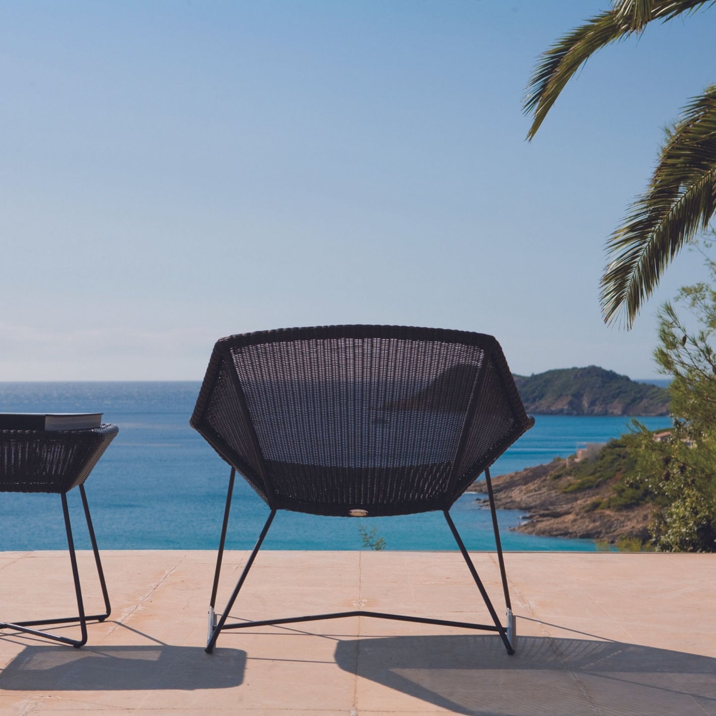 5468LS_3 outdoor chair with ocean view
