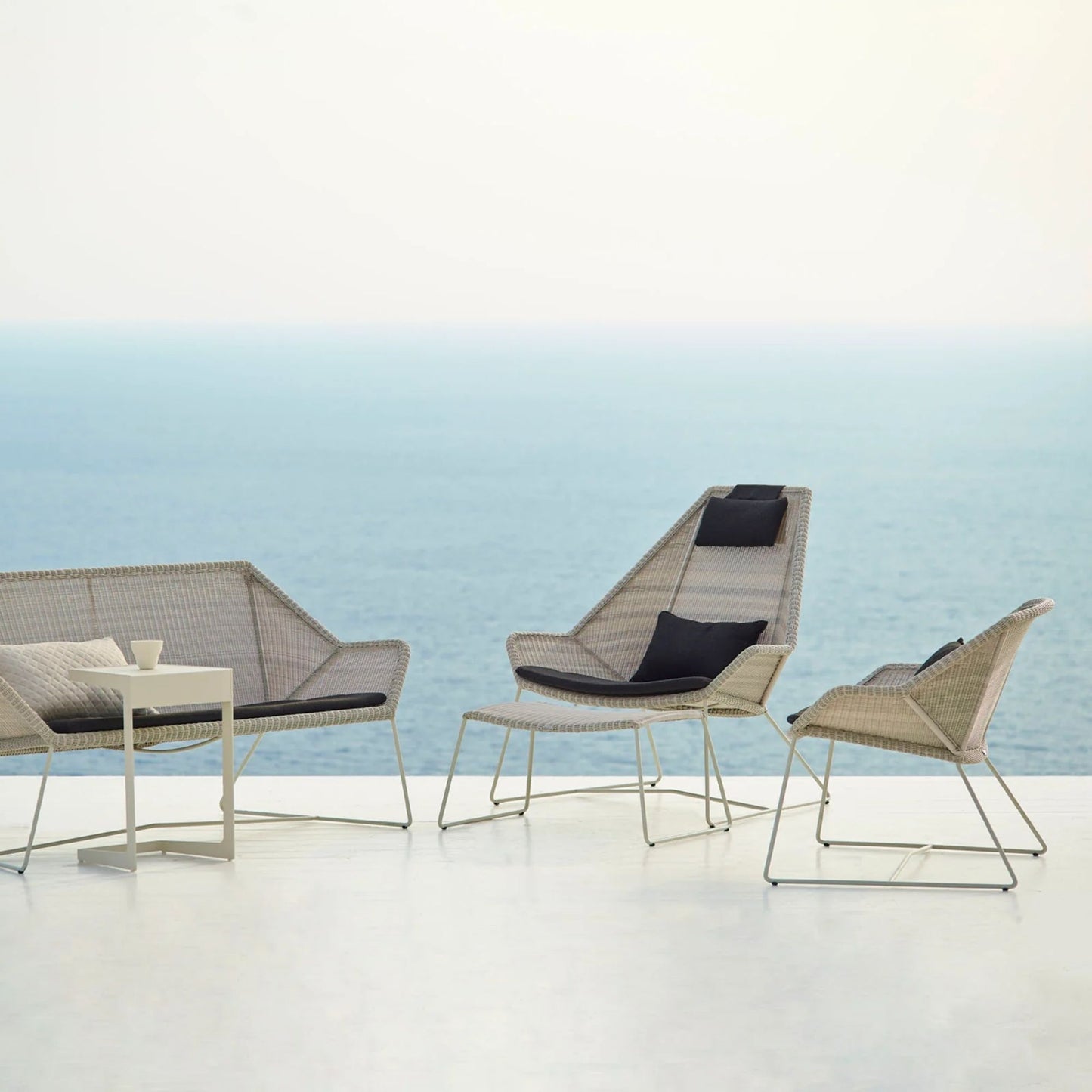 5468LW_3 outdoor furniture set with ocean view