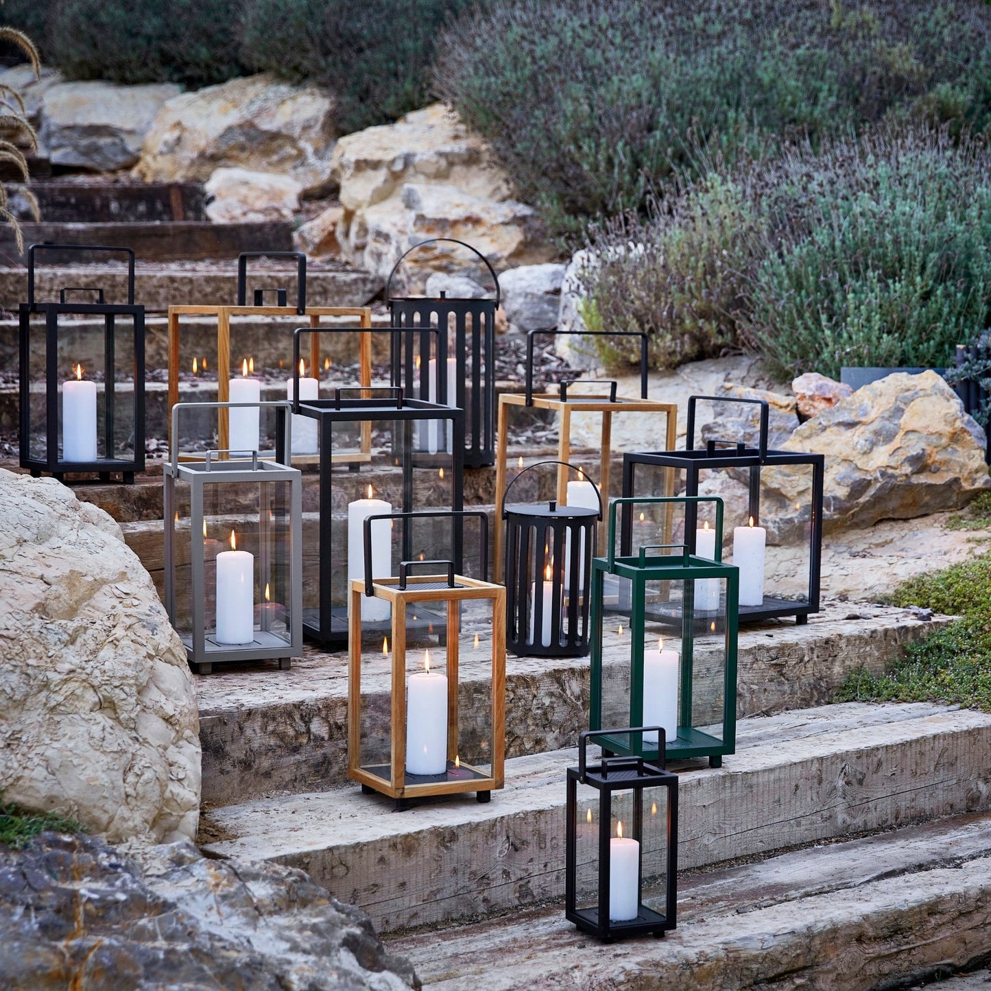 Outdoor lanterns 5720AL_3, lit on stone steps