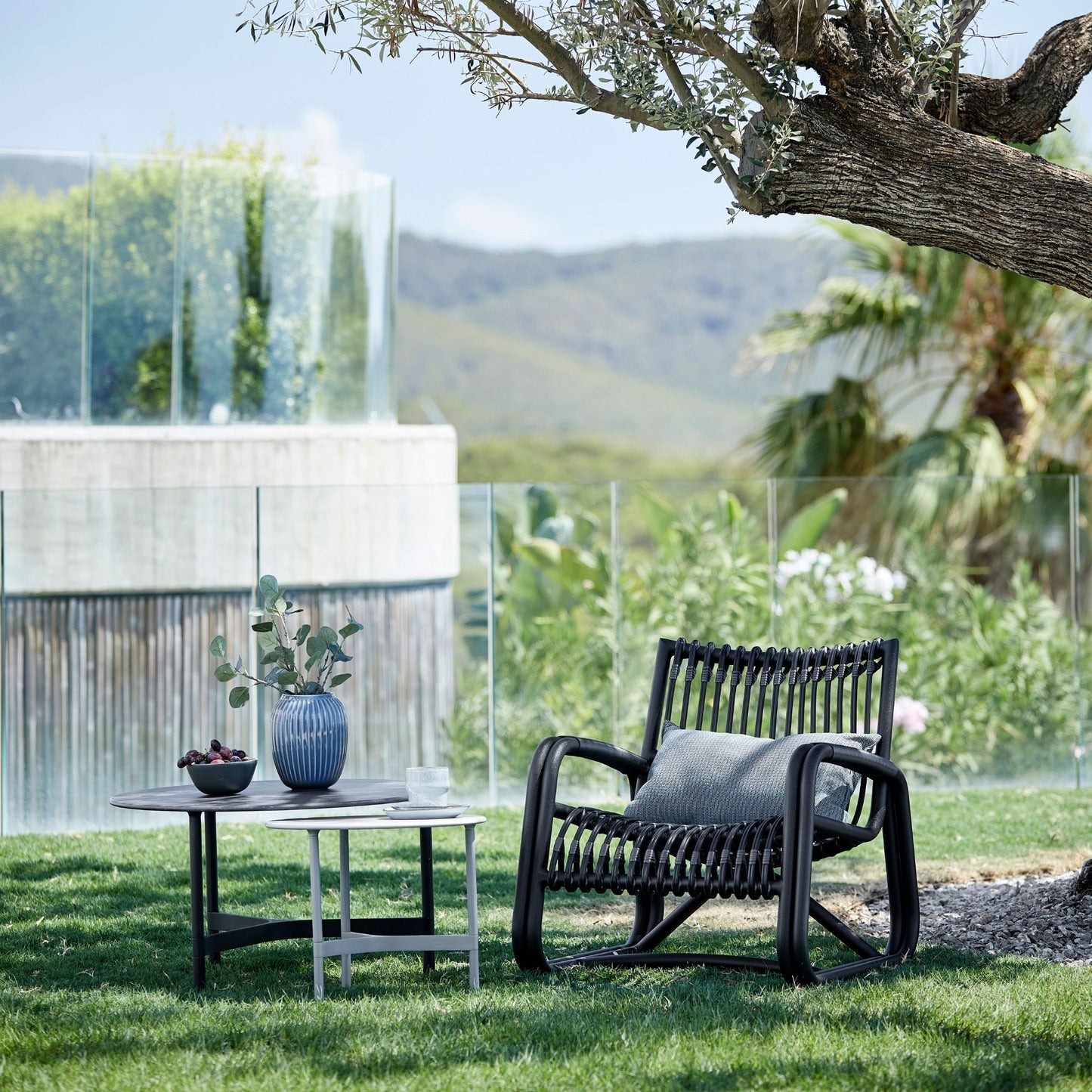 Outdoor wicker chair and table set, 57402ALG_2