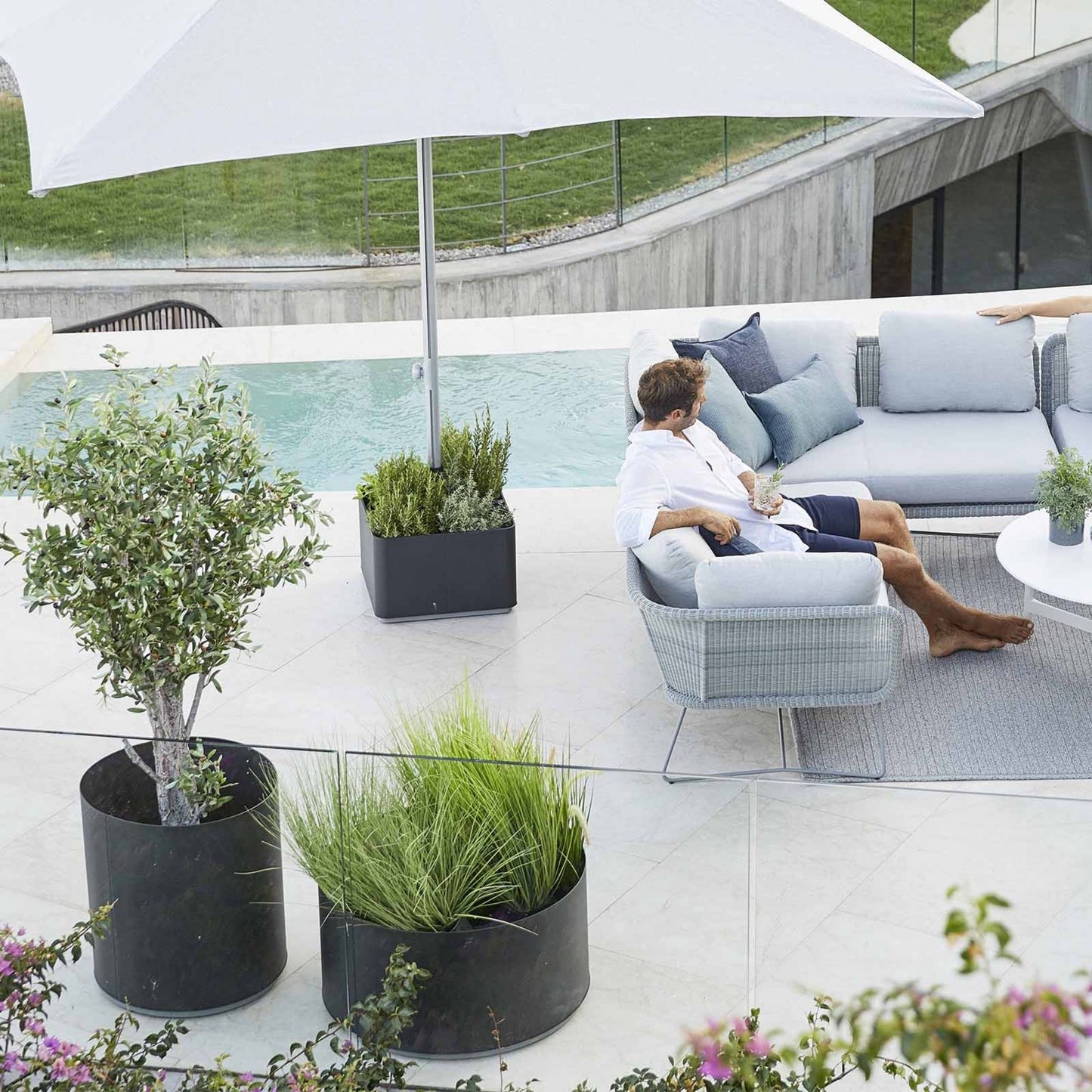 Outdoor seating area with 5772ADGT_3 decor