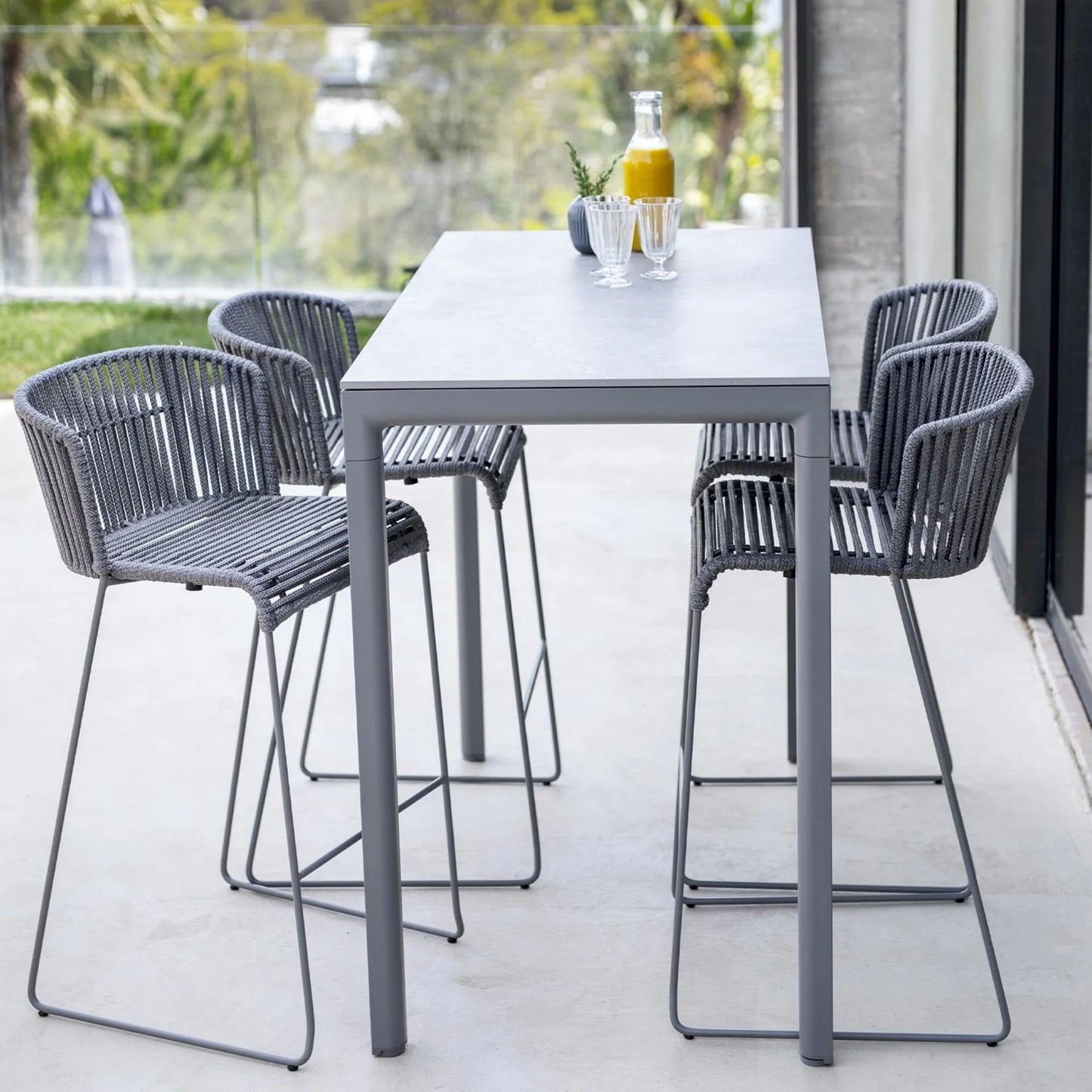 7445ROG_5 outdoor bar set with grey chairs
