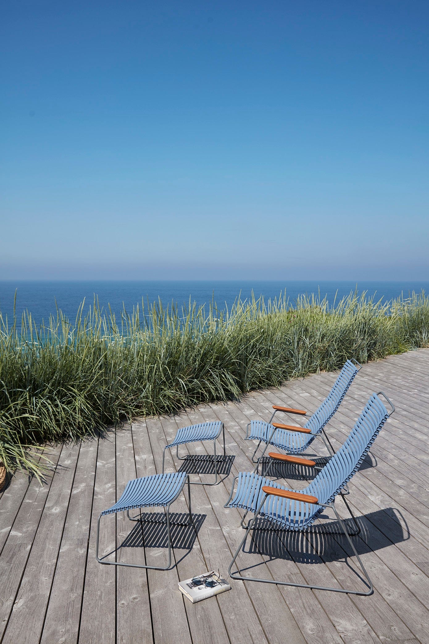 CLICK Lounge pigeon blue chairs on deck