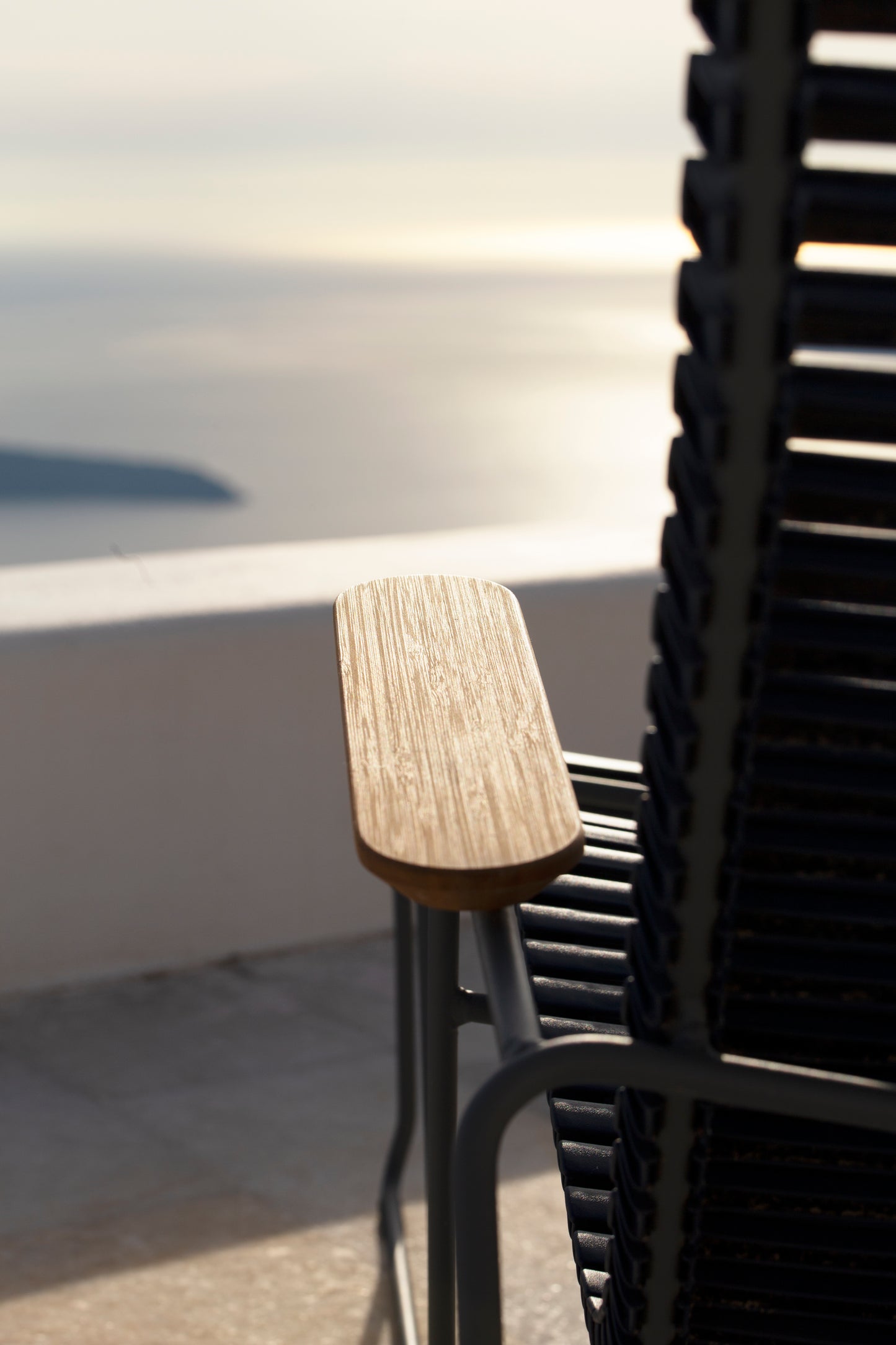 HOUE CLICK black sunlounger armrest detail