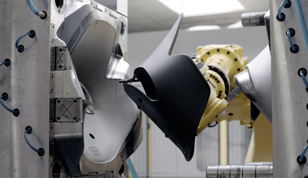 Capture of industrial machinery assembling parts