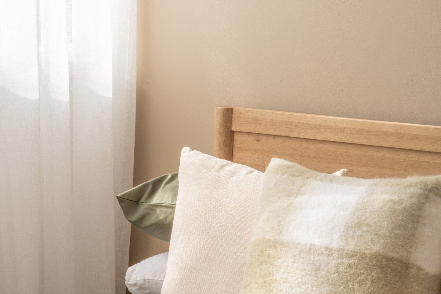 Bedroom pillows and wooden headboard - DSC_1731