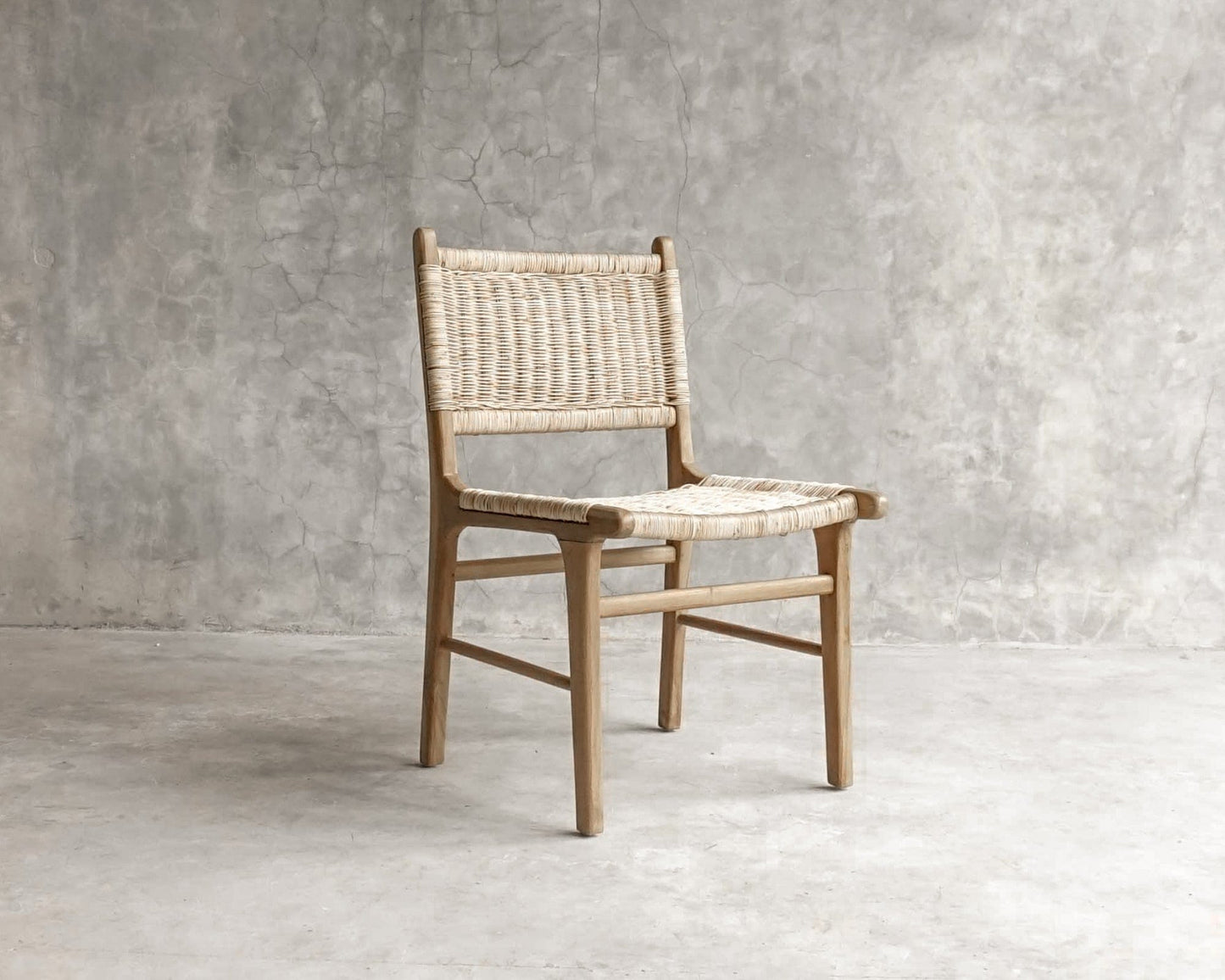 ELE101_2 - Woven back wooden chair