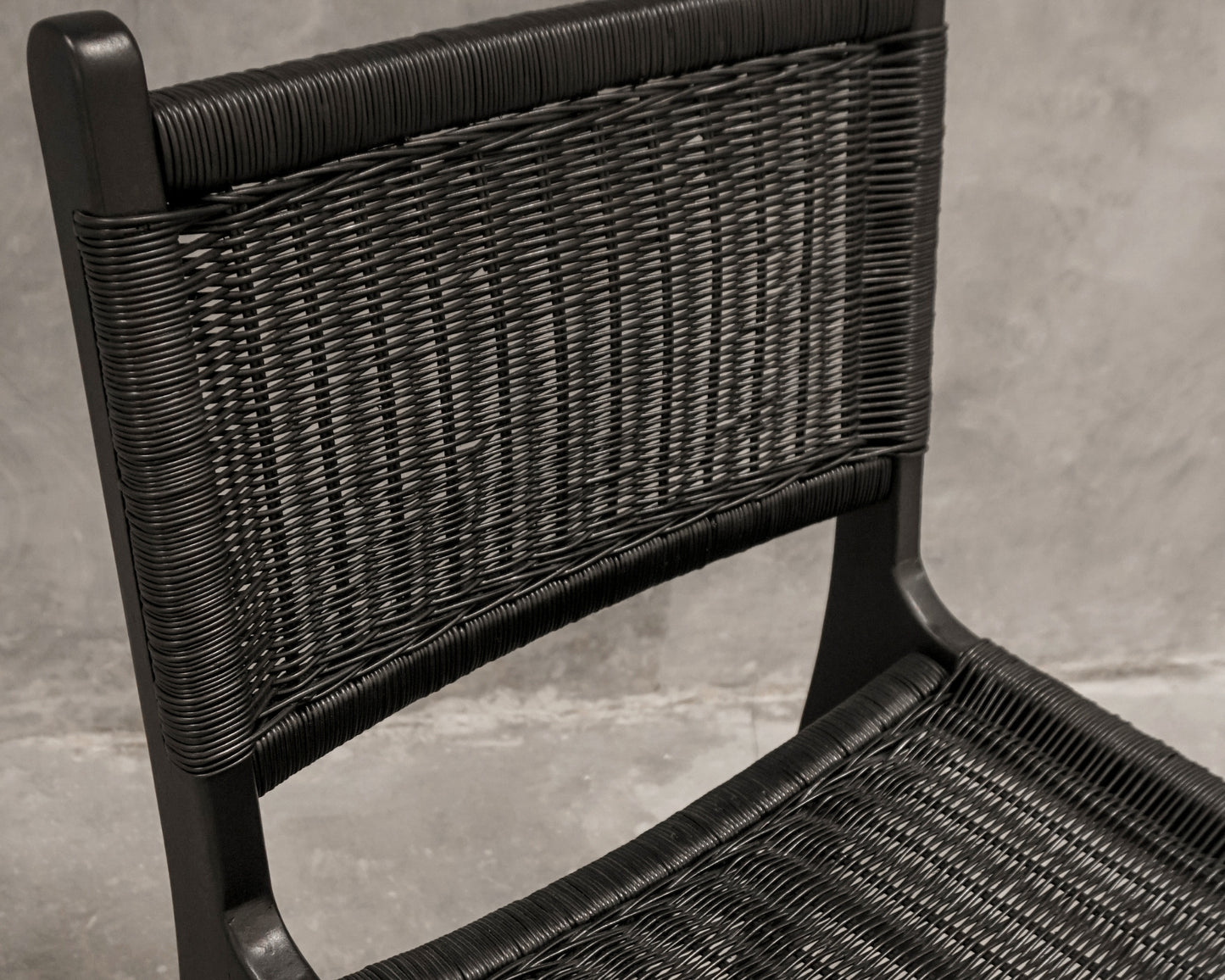 ELE102_6 Black woven chair detail