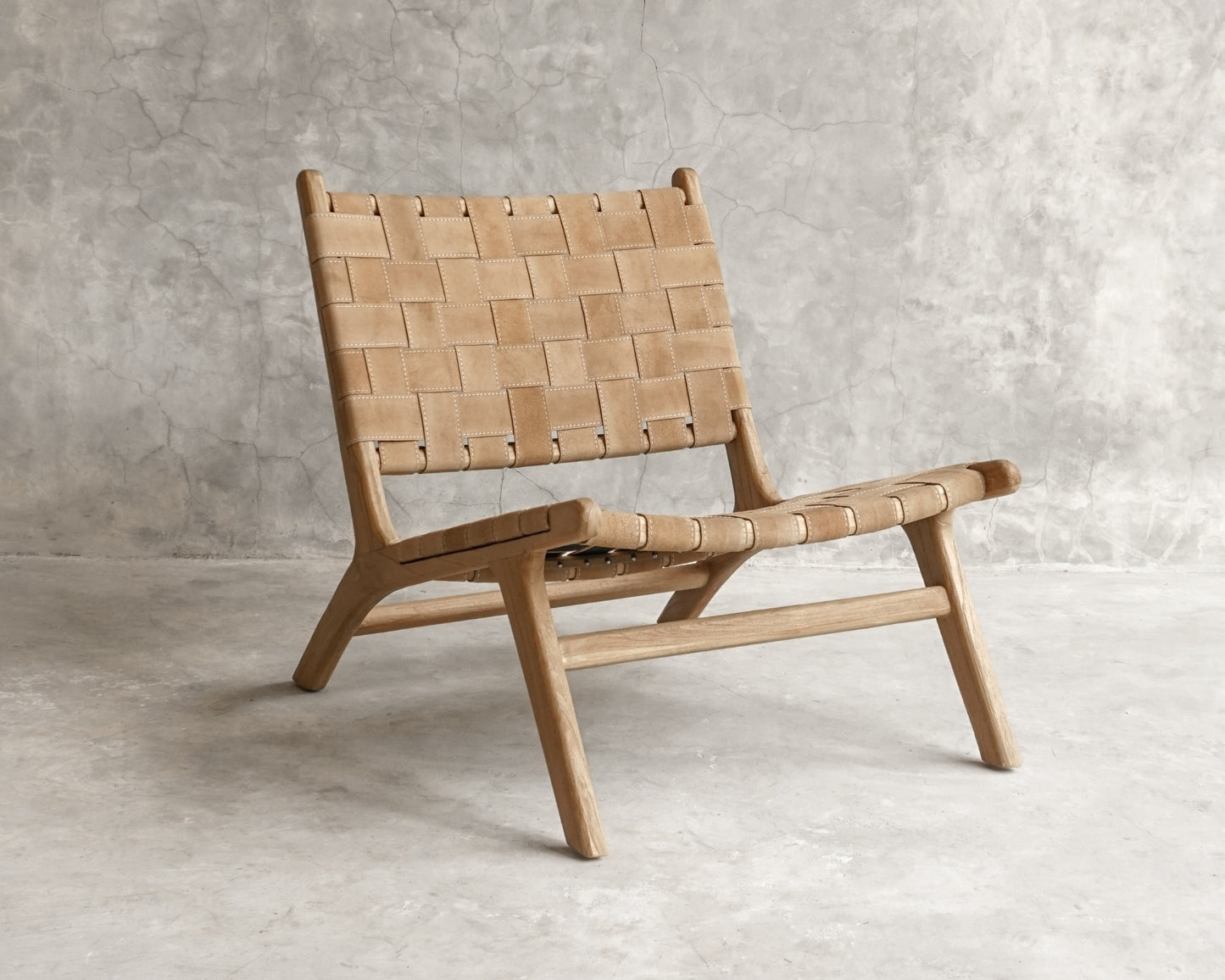 ELE107 chair with woven leather seat
