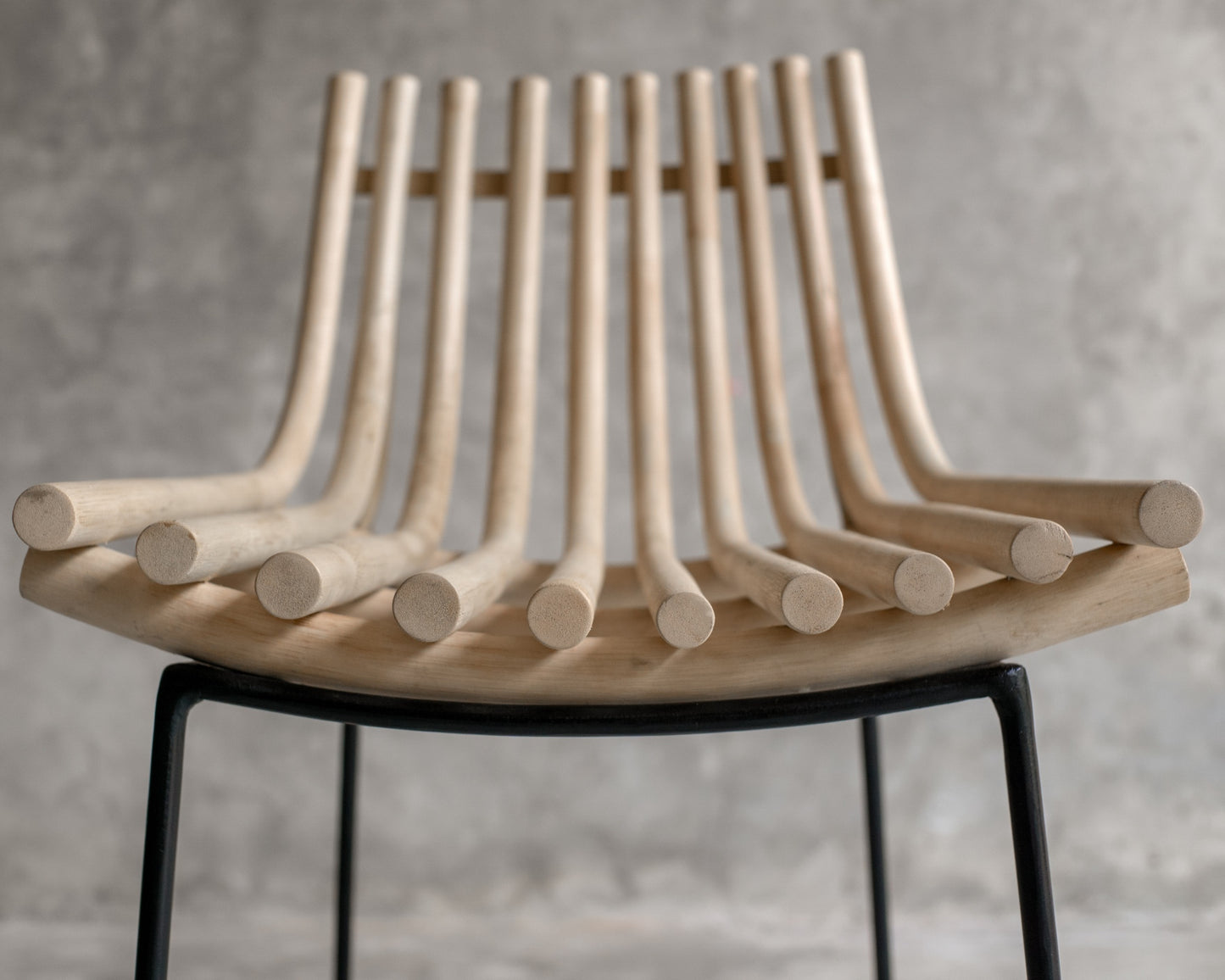 ELE108_8 Wooden slat chair with black metal legs