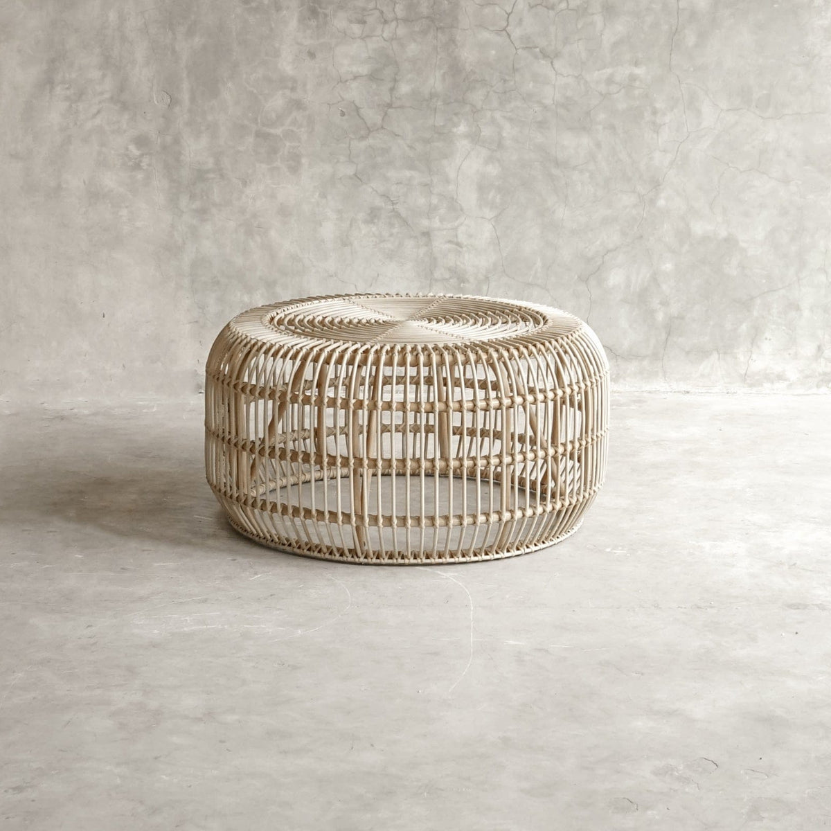 ELE115_3 Wicker coffee table