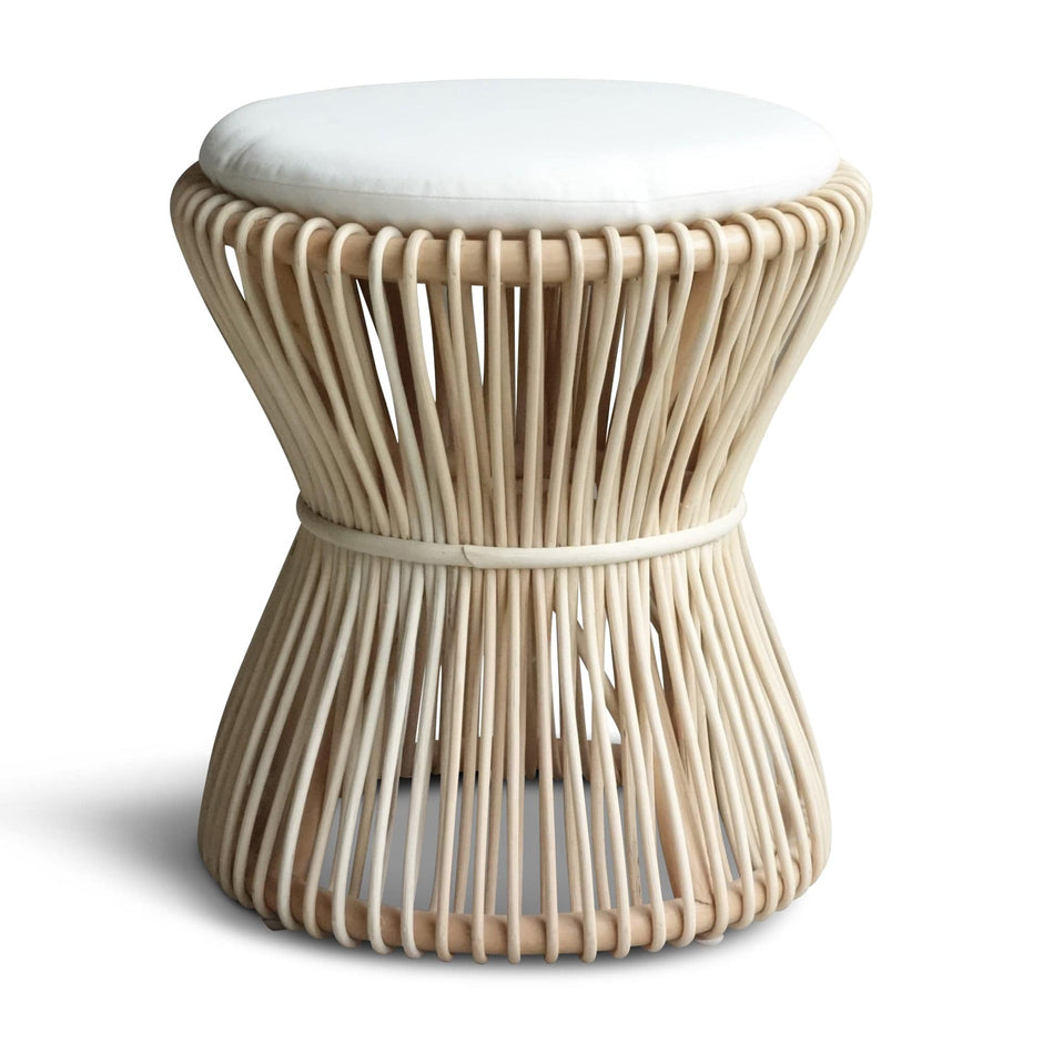 ELE117 stool with white cushion
