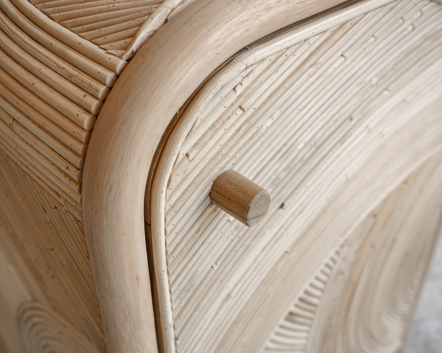Vintage rattan cabinet detail (ELE118_6)