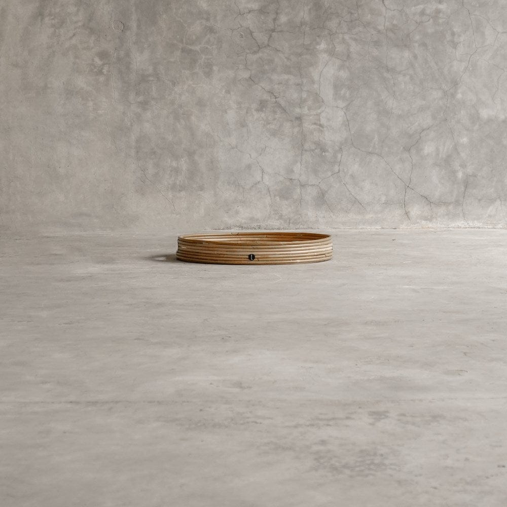 ELE159-3 round wooden tray on concrete surface