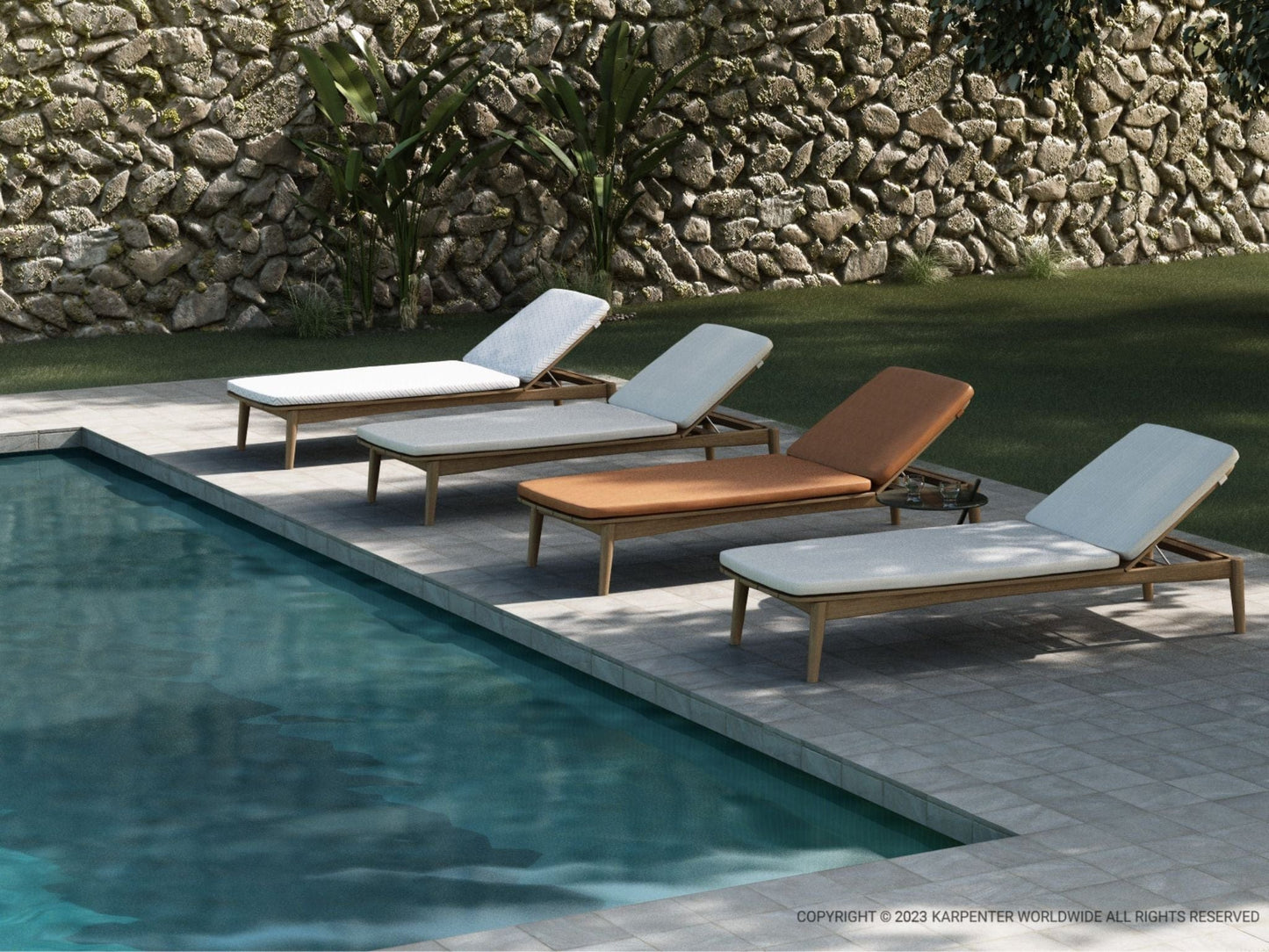 KGO11T Lounger poolside