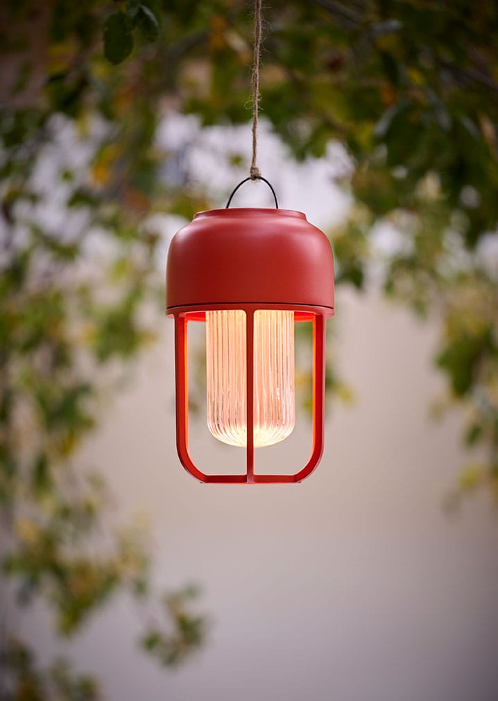 Hanging red Cayenne HOUE lantern
