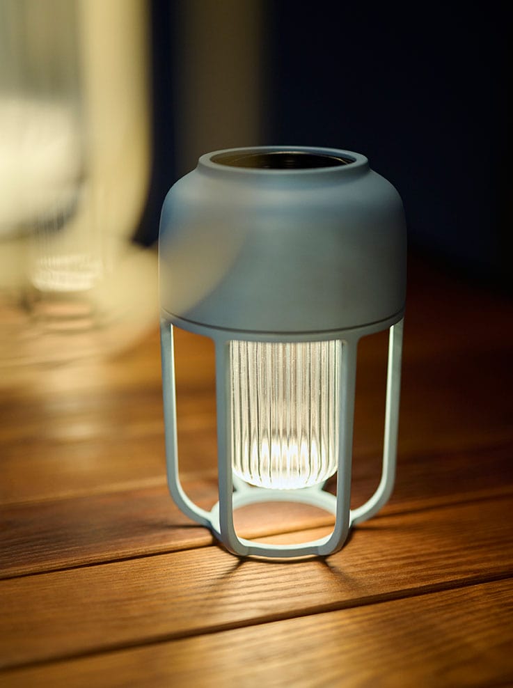 Ice blue AVANTI HOUE outdoor lamp