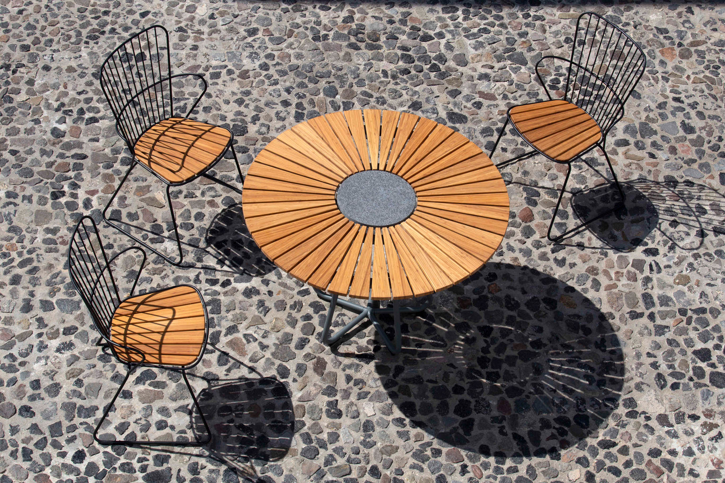 PAON black dining set with circle table