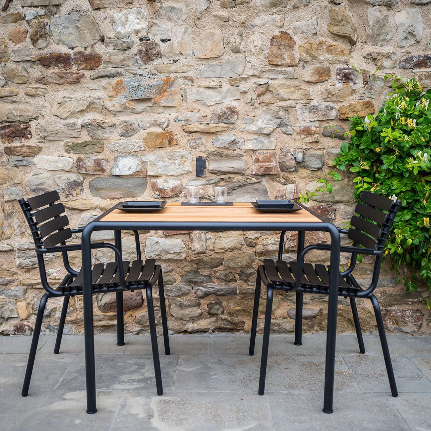 RECLIPS BLACK AVANTI outdoor dining set