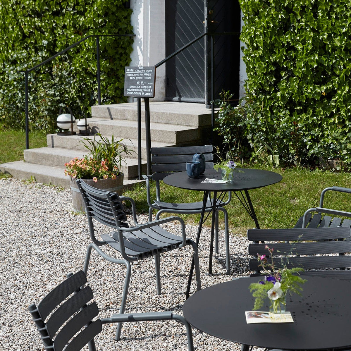 Dark grey ReCLIPS dining set on patio