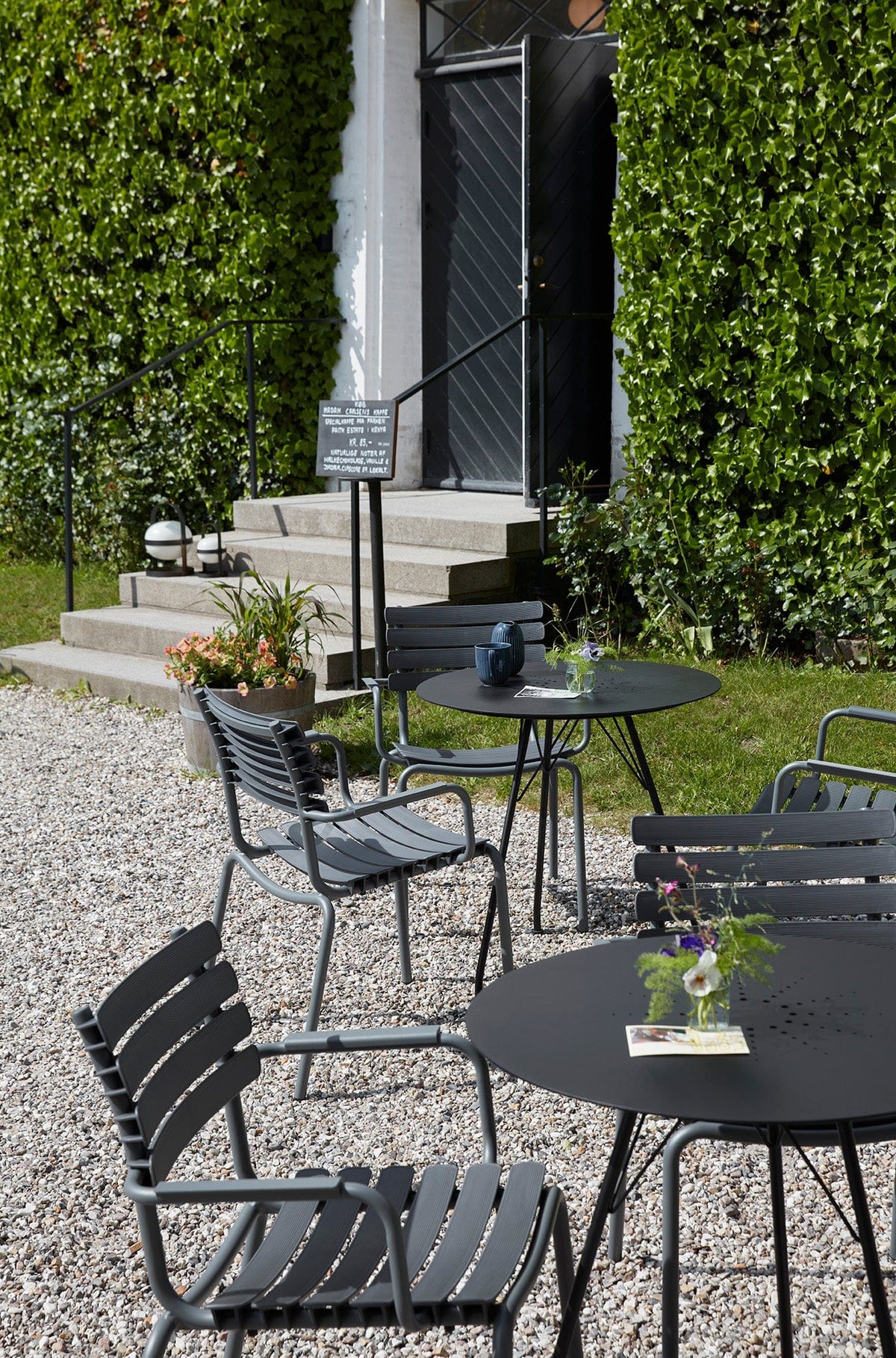 Dark grey ReCLIPS dining set on patio