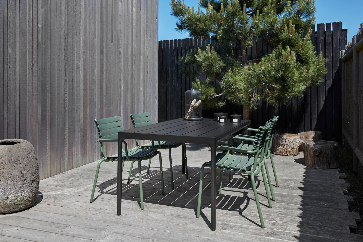 Olive green ReCLIPS dining set for four.