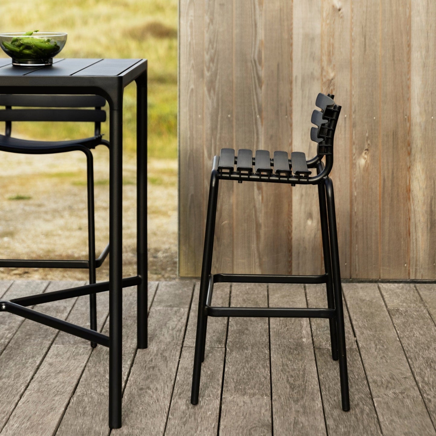 Black Reclips Bar Chair
