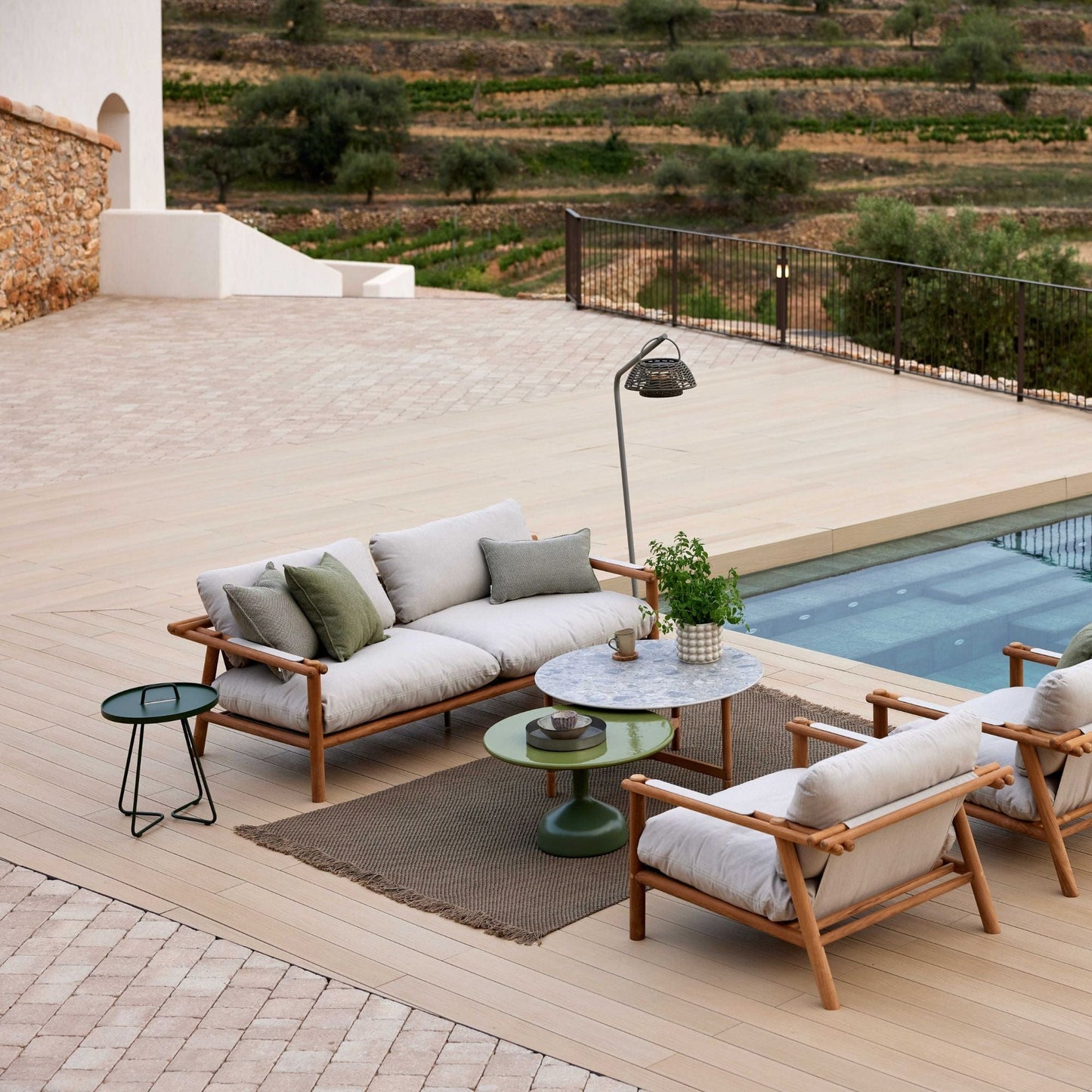 Sticks 2-seater sofa and outdoor furniture set