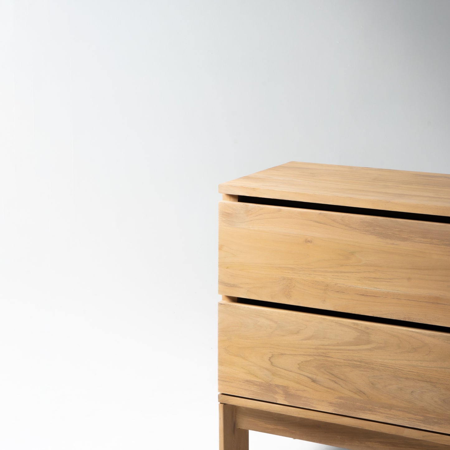 TRE021_4 wooden dresser detail