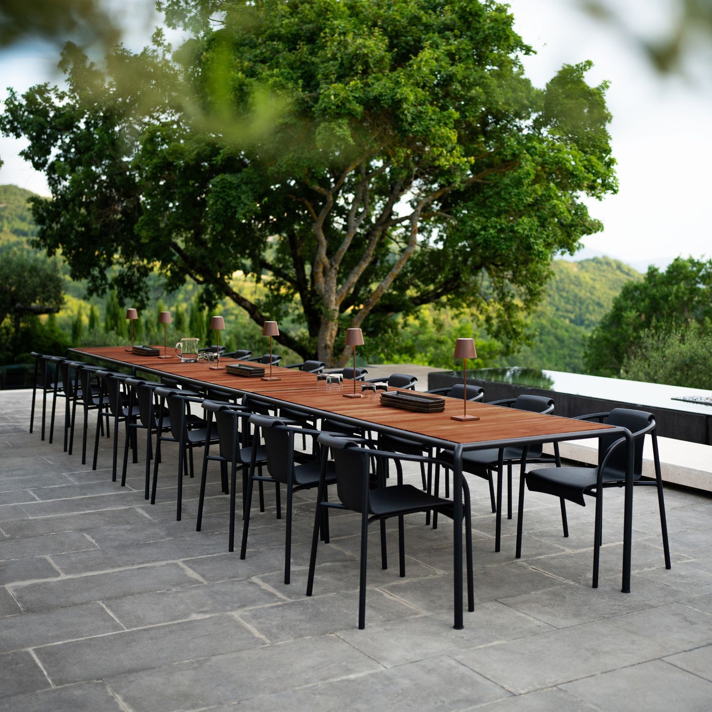 Avantitablehoue outdoor dining table set
