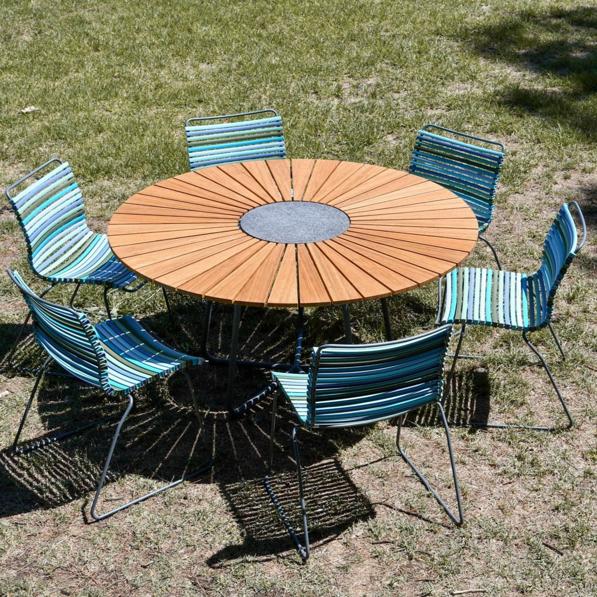 Multi-circle table set with six chairs