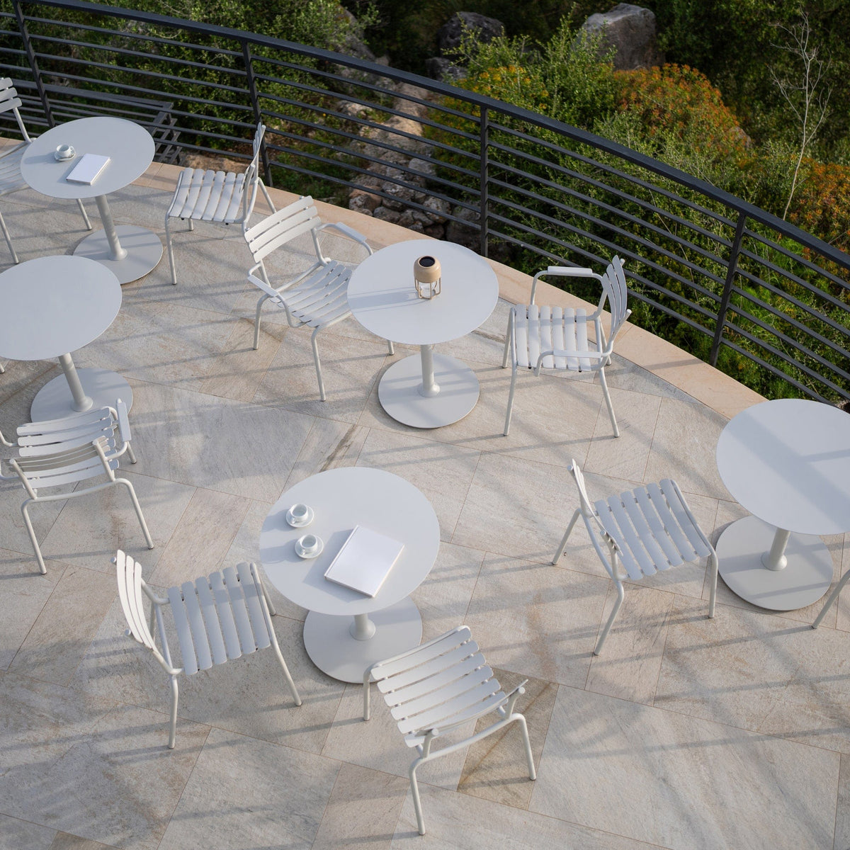 Pico Alua White patio tables and chairs