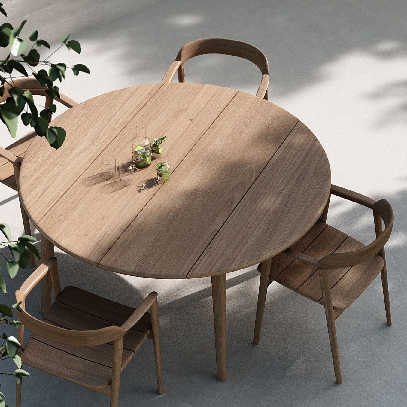 Grasshopper round dining table with chairs