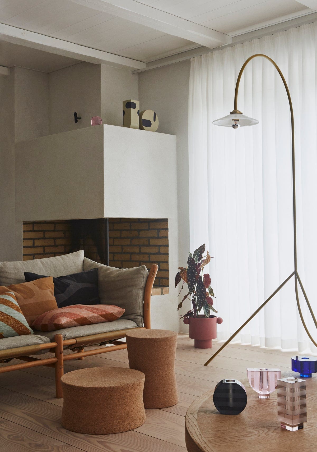 KANALGESIENNA70008376_4 interior living room with lamp