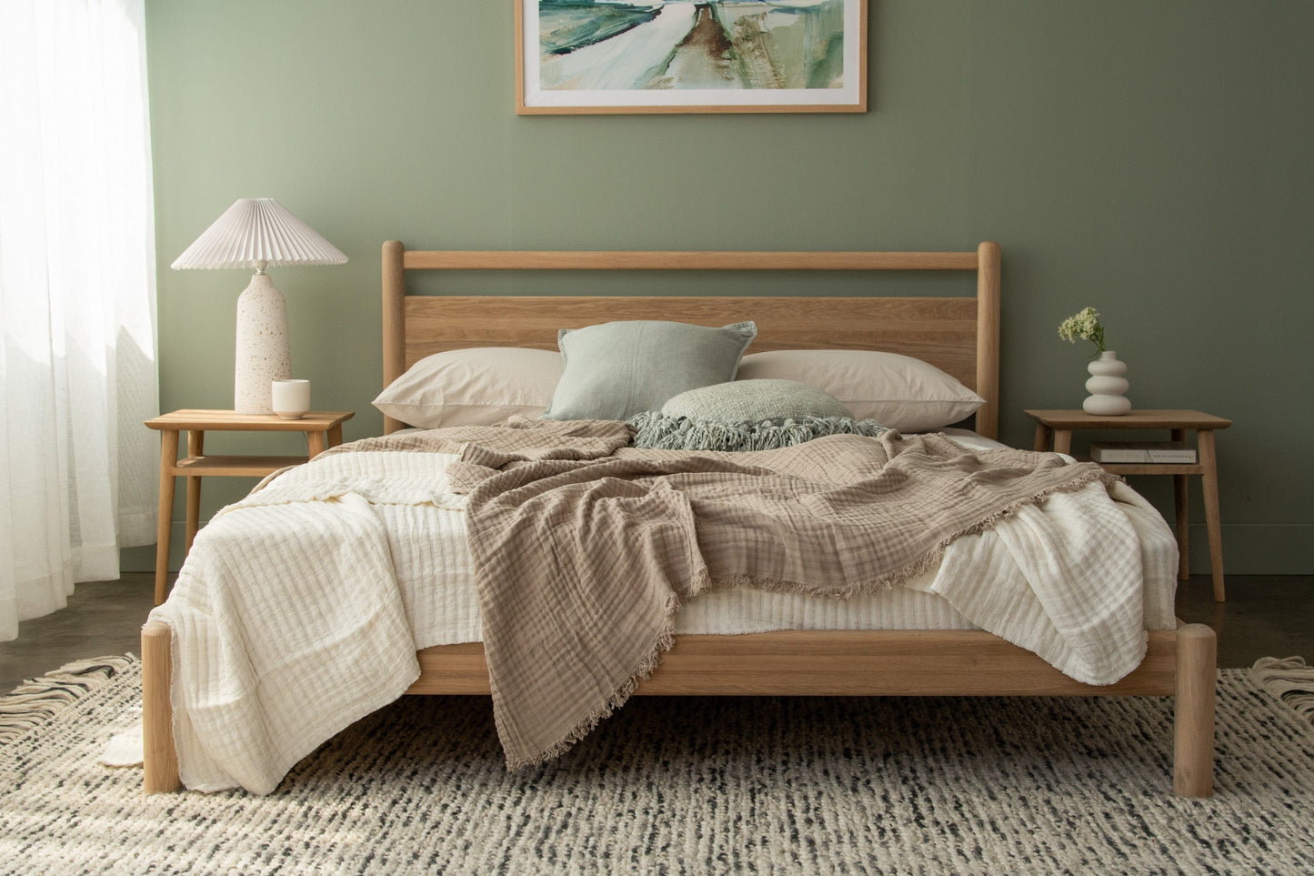 Wooden bed frame KTA010OKV0037O_11 with bedding and decor