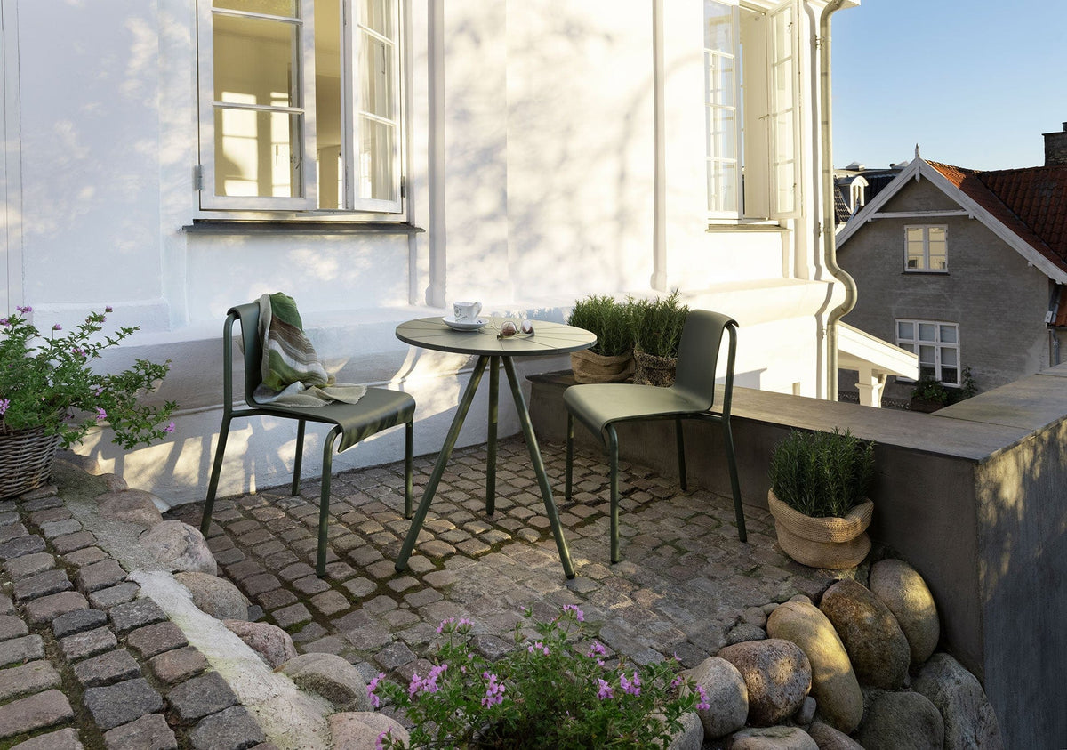 NAMI chair and cafetable on patio