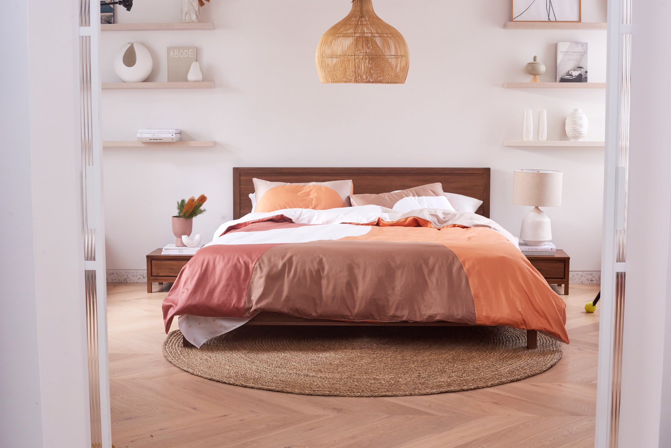 How to Style Your Bedroom Like an Interior stylist