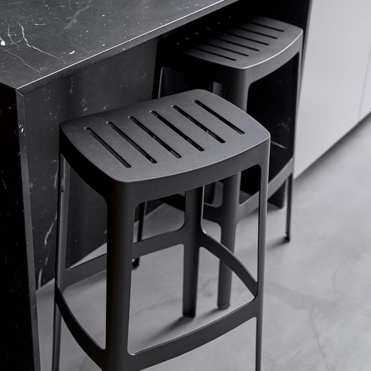 Black bar stools 11402AS_4