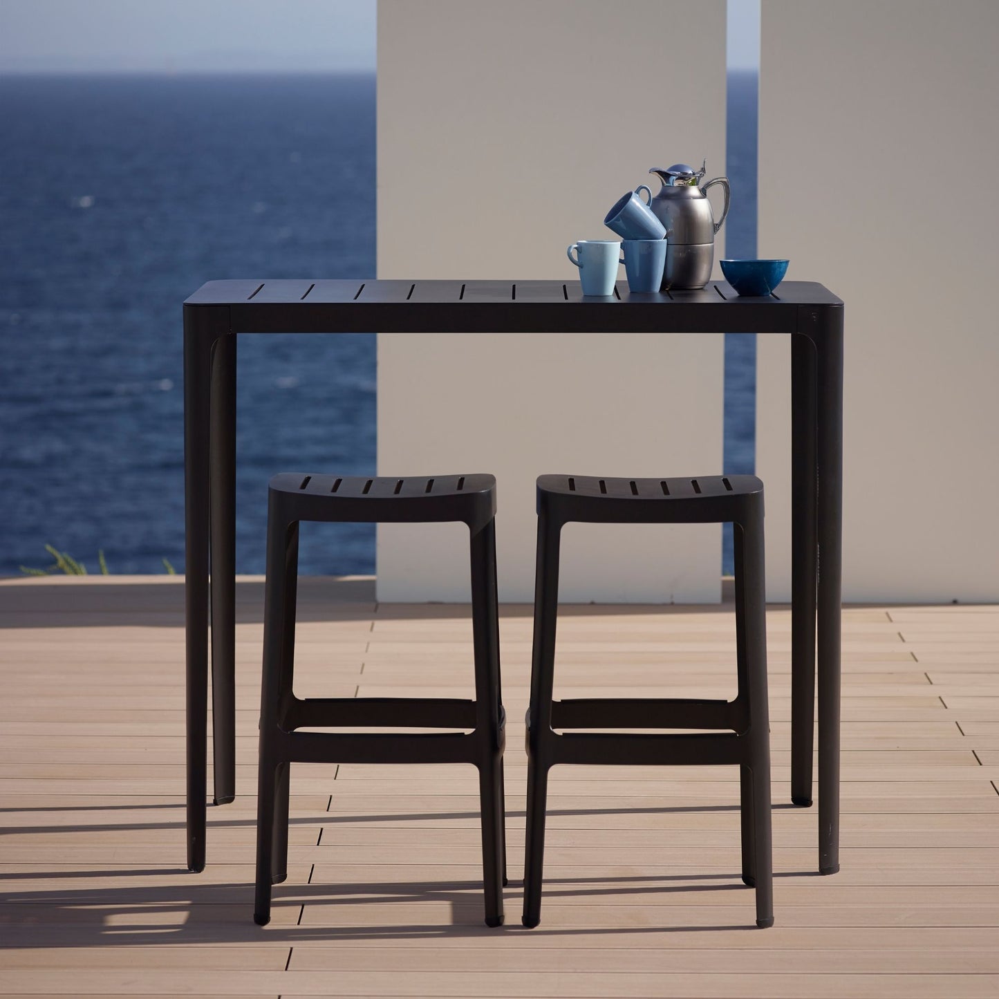 Cut Bar Table - Black