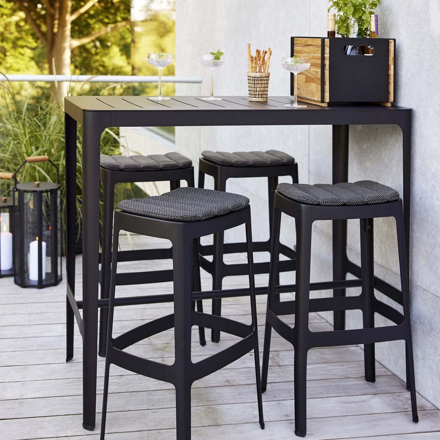 Cut Bar Table - Black