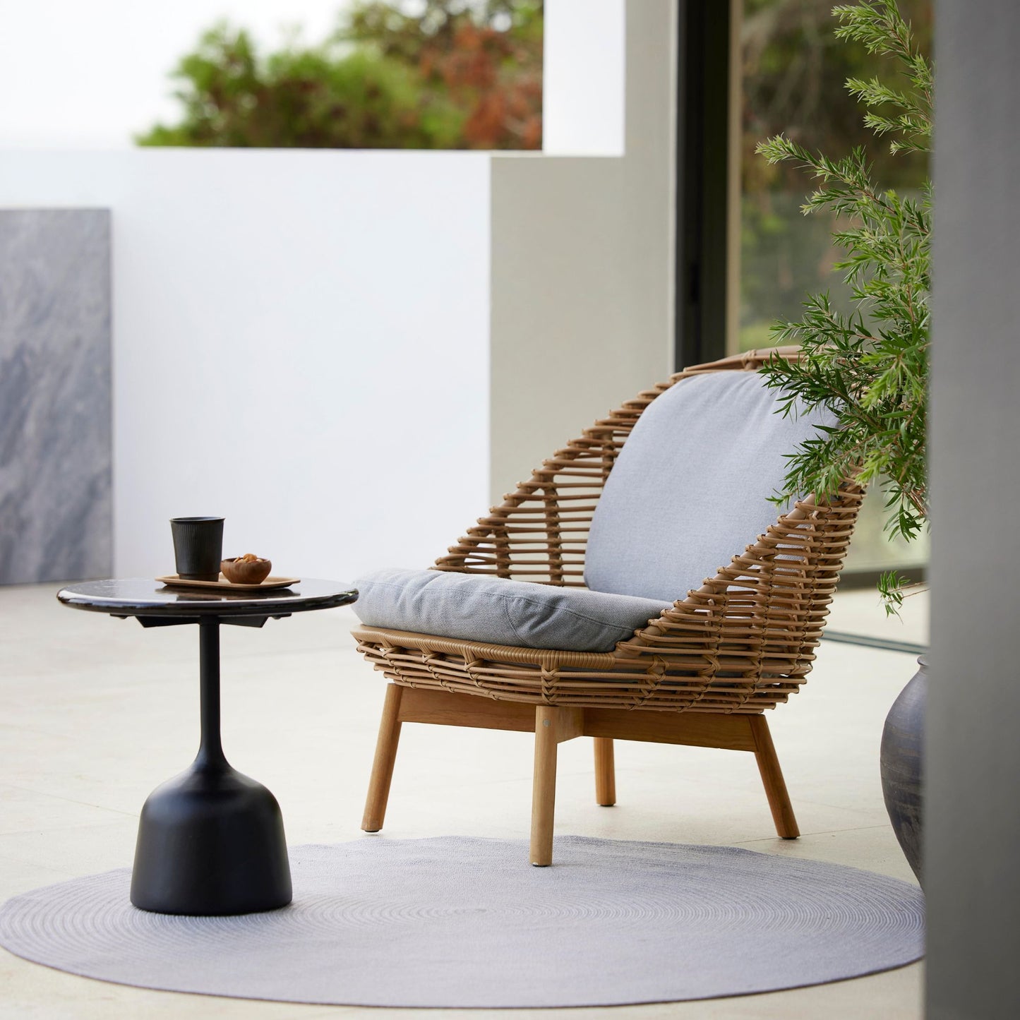 Hive Lounge Chair with Teak Legs - Natural Cushion