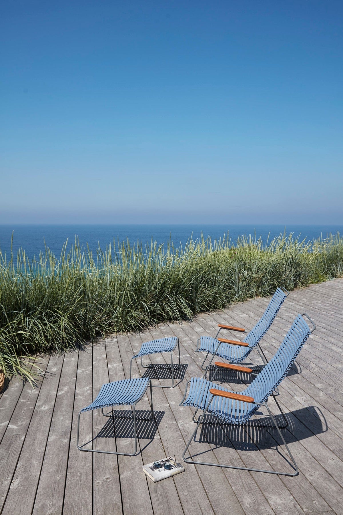 CLICK Lounge pigeon blue chairs on deck