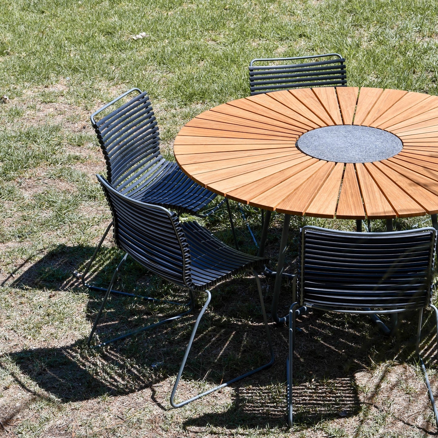 6 Seater Click & Circle Outdoor Dining Set - Muted White