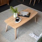 Wooden coffee table with decor - DSC_1502